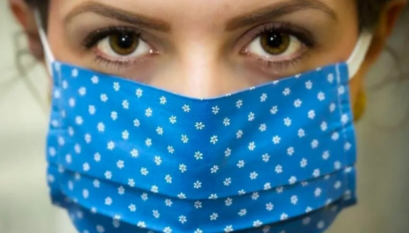 El uso de tapabocas en recintos cerrados es una recomendación ante el aumento de casos de Covid.