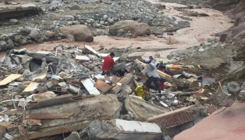 Aspecto de los destrozos que dejó una de las avalanchas. 