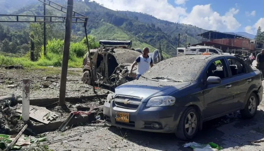 Otro aspecto del atentado en Cañasgordas, Antioquia.
