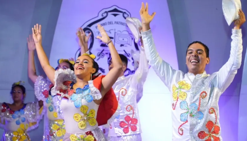 Comparsa de tradición popular ‘Estampas colombianas’. 