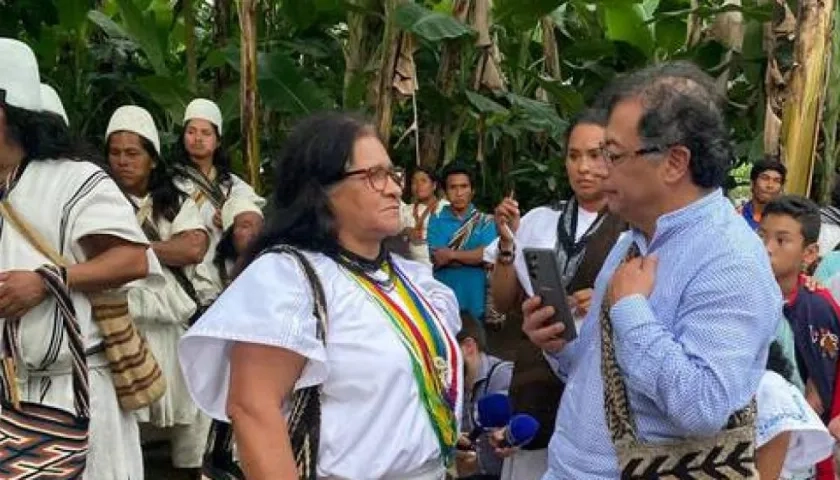 Leonor Zalabata con el presidente electo Gustavo Petro.