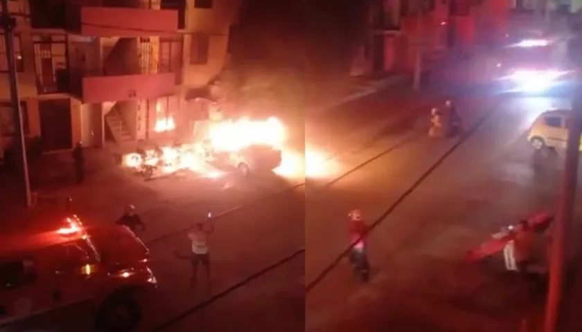 Tres motos y un vehículo se incendiaron