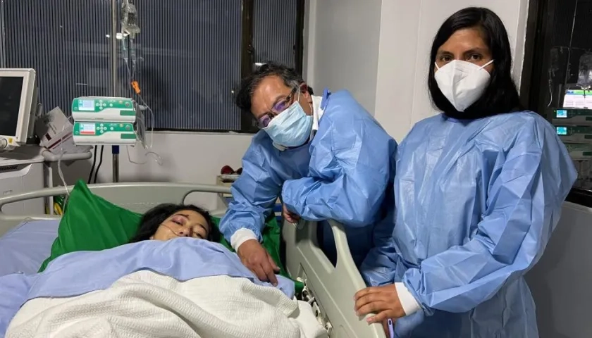 Petro visita a mujer arrollada por moto de caravana presidencial.