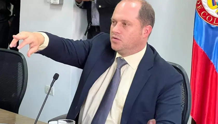 Héctor Espinosa, Gobernador de Sucre