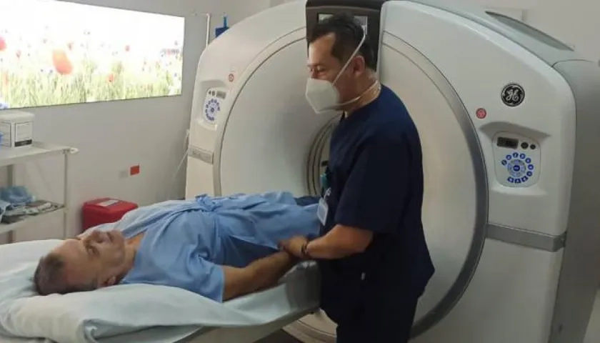 Roy Barreras en atención médica.