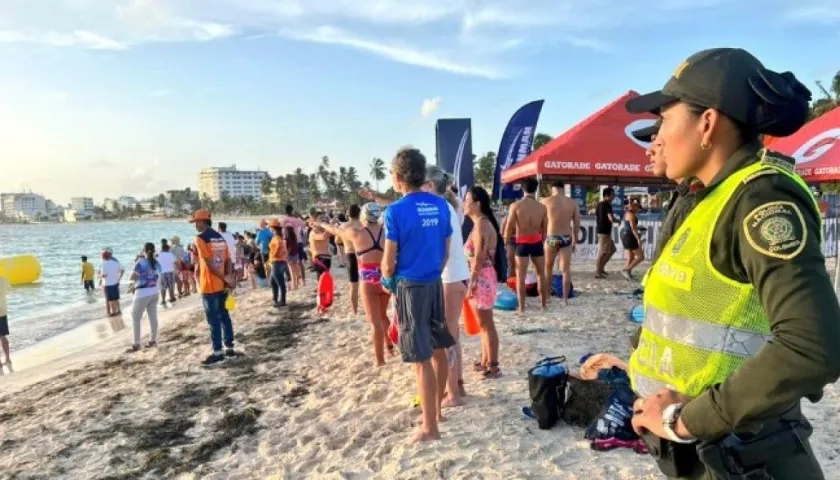 Operativos de vigilancia en playas de San Andrés.