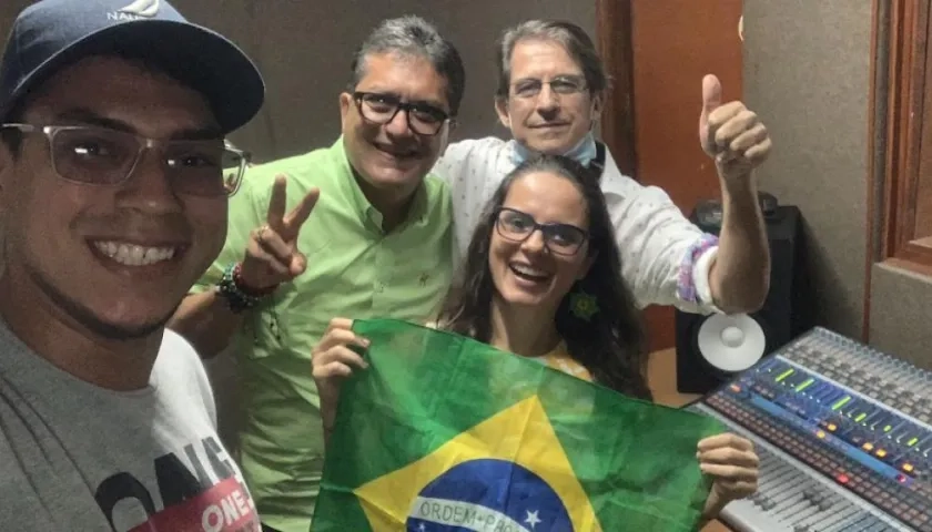 Locutores del programa ‘Viaje latinoamericano’.