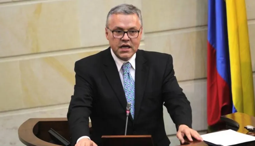 Néstor Osuna, Ministro de Justicia.