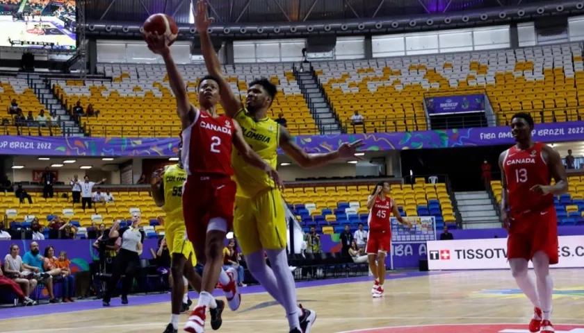 Trae Bell Haynes de Canadá ante Jaime Echenique de Colombia.