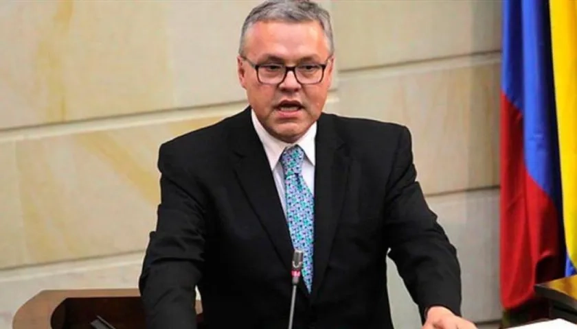 Néstor Osuna, Ministro de Justicia.