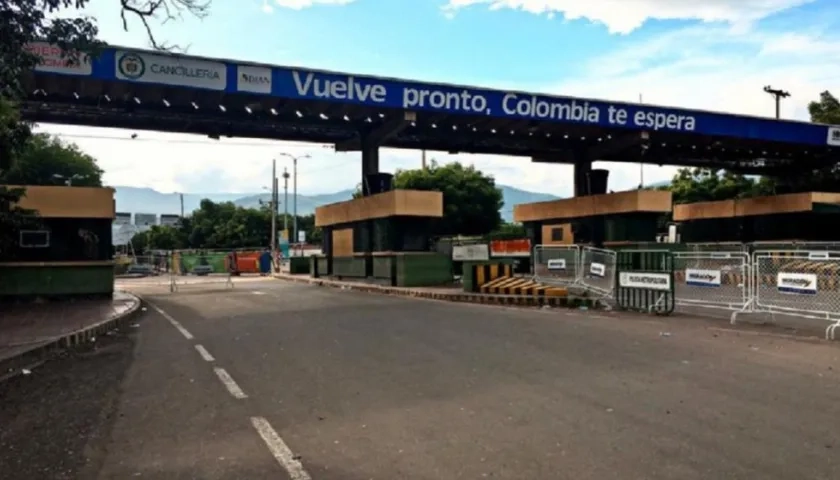 Puente Simón Bolívar, frontera con Venezuela.