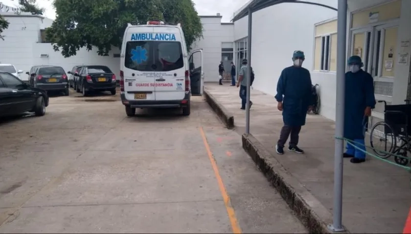 El joven fue llevado a la Clínica Adela de Char de Soledad. 