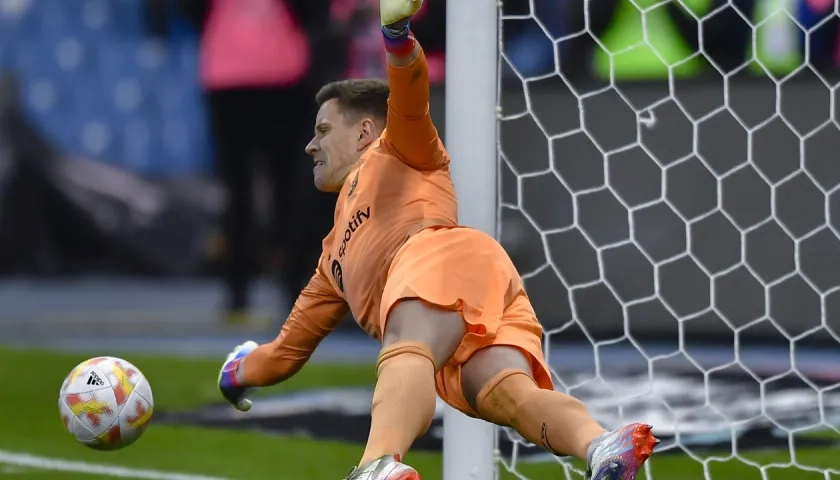 Ter Stegen atajó dos cobros en la definición desde el punto penal.