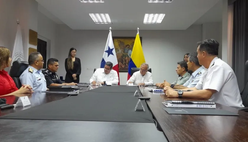 Encuentro de los titulares de Seguridad y de Defensa de Panamá y Colombia, Juan Manuel Pino e Iván Velásquez.