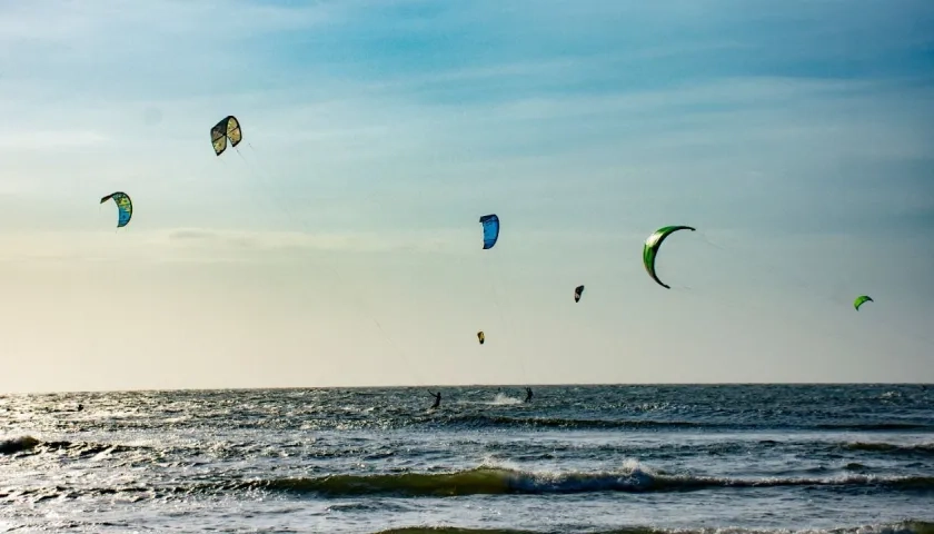 En 2022, en Salinas del Rey se llevó a cabo una para parada de la Copa Mundial de kitesurf.