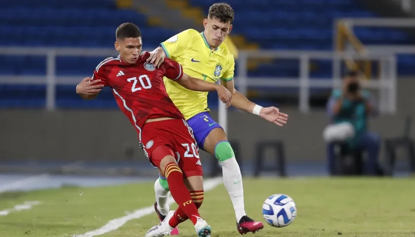 Daniel Luna durante el partido de Colombia contra Brasil, en la primera fase.