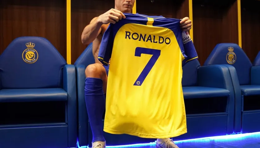 Cristiano Ronaldo firmó hasta 2025 con el Al Nassr.