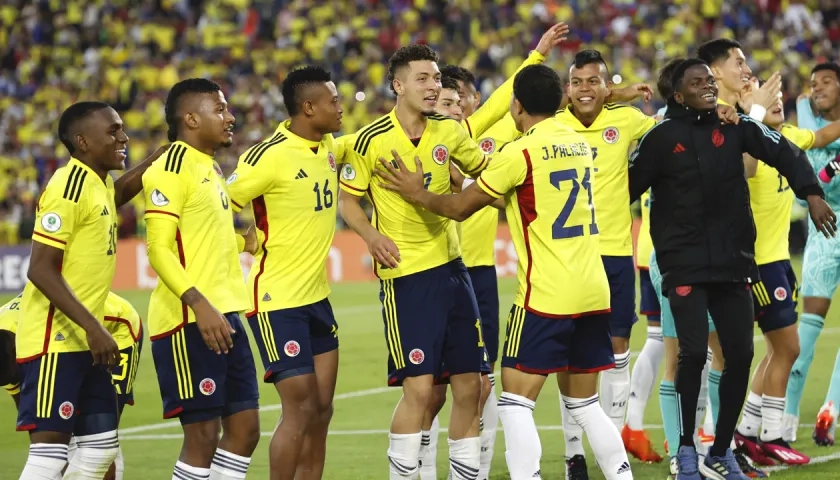 Jugadores de Colombia celebrando en El Campín.