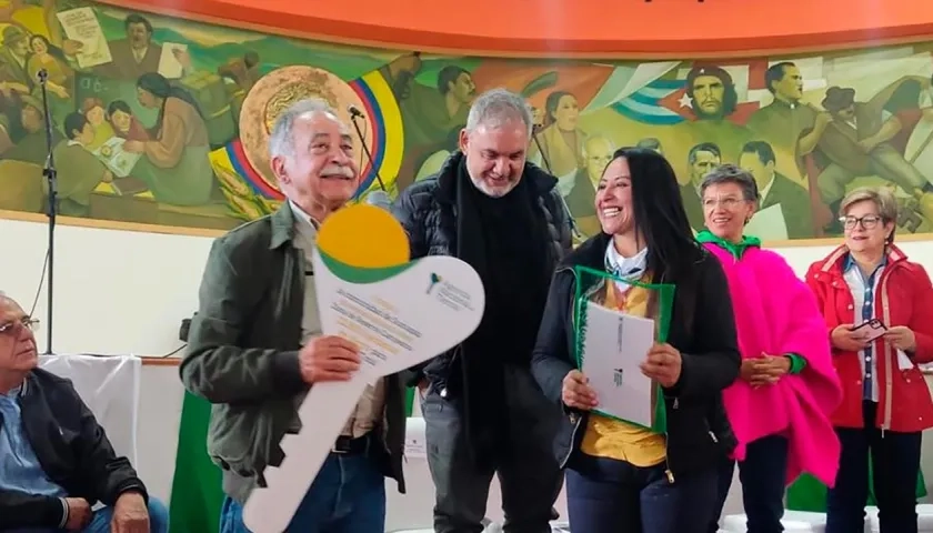 Momento del acto de constitución.