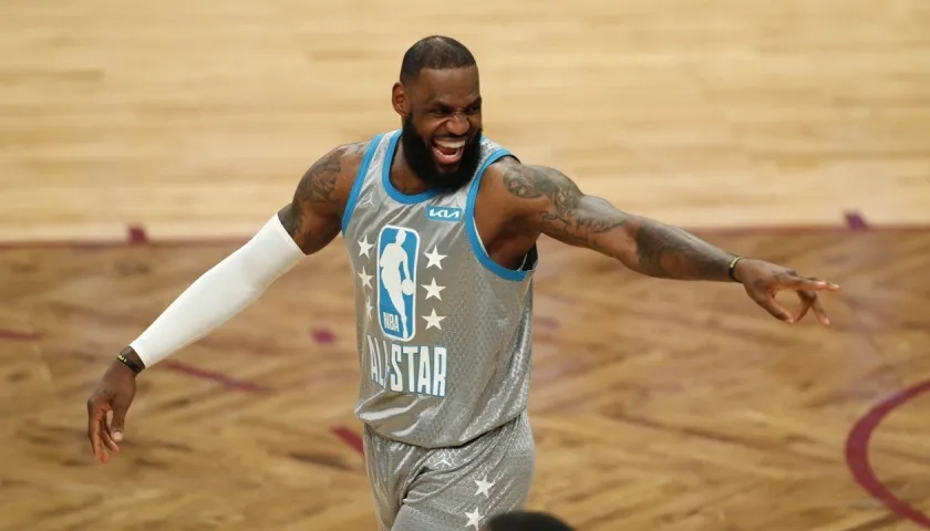 LeBron James completa 19 participaciones en los All Star. 