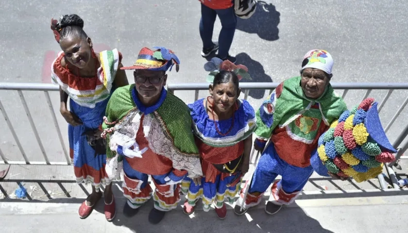 Dabedis Puerta, Germán García, Janeth De las Salas y Samuel Padilla, integrantes del Congo Moderno del barrio El Bosque.