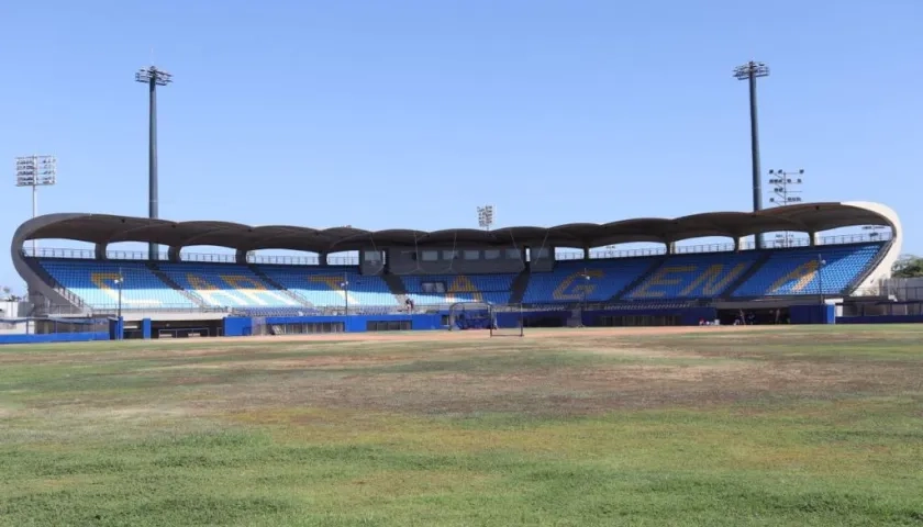 La grama del estadio Once de Noviembre Abel Leal Díaz presenta deterioro.