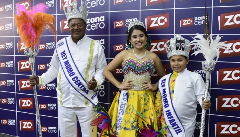 Alfonso Freyle, María Auxiliadora Reales y Amerson Del Toro, Reyes del Carnaval de Soledad 2023.