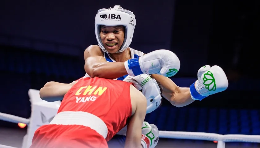 Angie Valdez en la pelea contra la china Wenlu Yang, que le dio el paso a la final. 