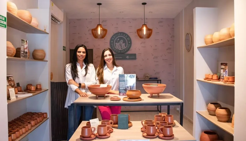 Diana Santiago, directora de la Fundación Gases del Caribe, y Marcela Dávila, directora de la Fundación Gases del Caribe