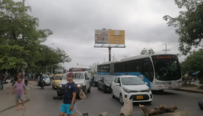 Bloqueo en prolongación de Murillo por falta de luz