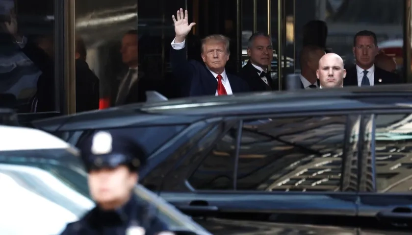 Donald Trump llegó a la lectura de cargos