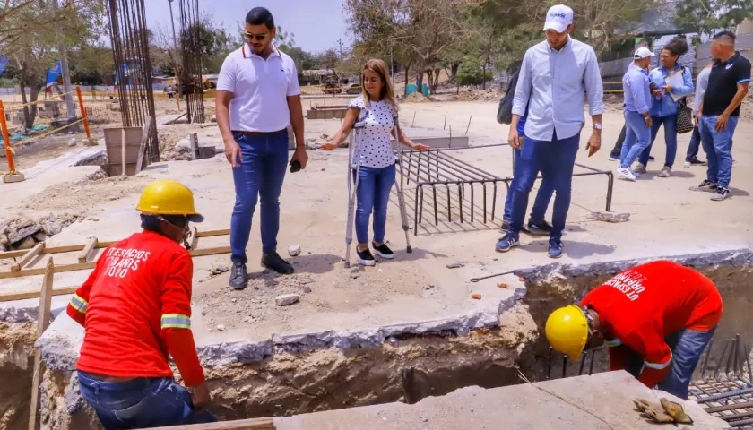 Gobernadora Elsa Noguera visitó las obras del Polideportivo de Soledad 2000.