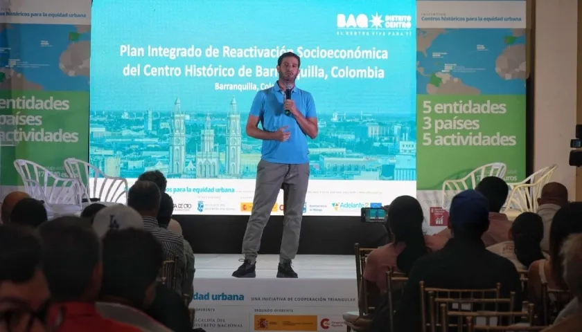 El gerente de Desarrollo Social, Alfredo Carbonell, durante la presentación Plan Integrado de Reactivación Socioeconómica del Centro Histórico, 