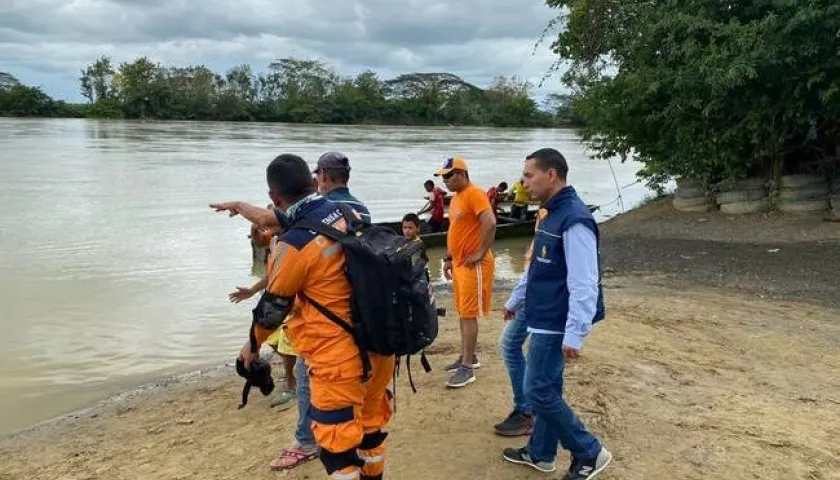 Organismos de socorro en una jornada en el río Sinú