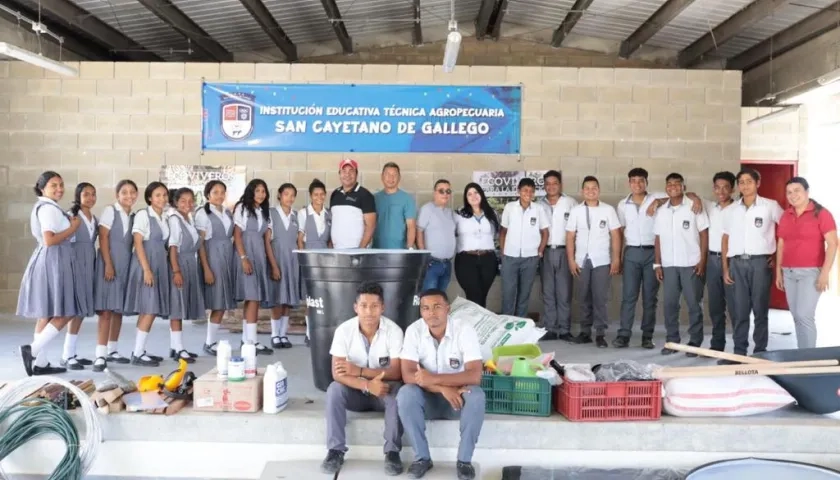 La IE San Cayetano de Gallego recibió dotación para implementar el Ecovivero.