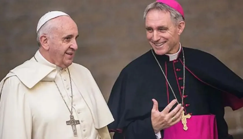 Reunión entre el pontífice y Monseñor Gänswein. 