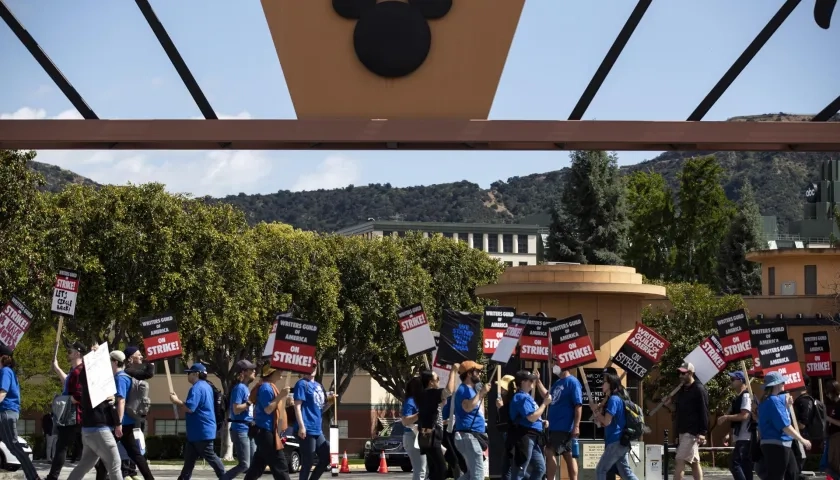 Primer día de protestas del Sindicato de Guionistas de Estados Unidos