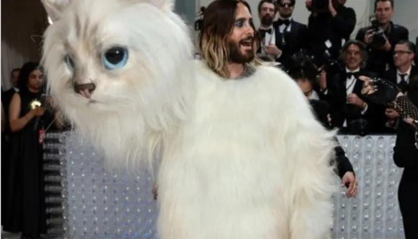 El actor Jared Leto con su vestido de gato en Met Gala 2023