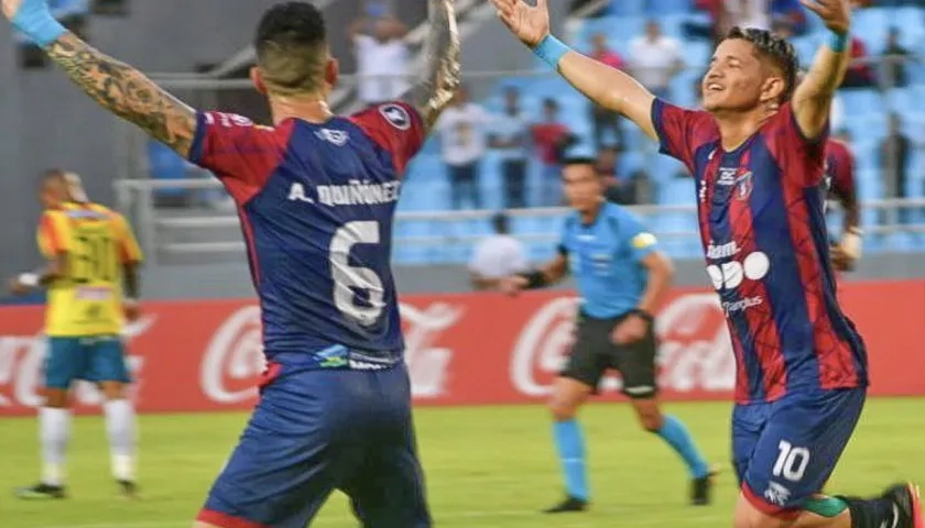 Edanyilber Navas celebra el único gol del partido mediante cobro de pena máxima.