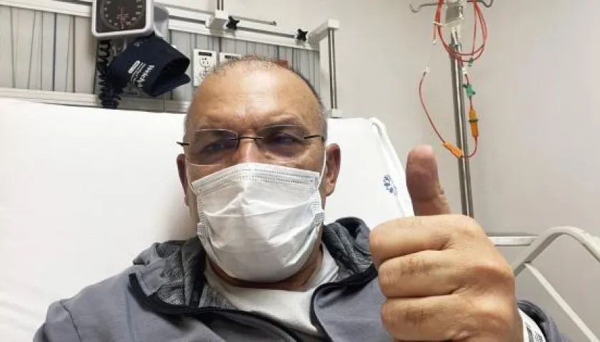 Roy Barreras, en su lecho de recuperación.