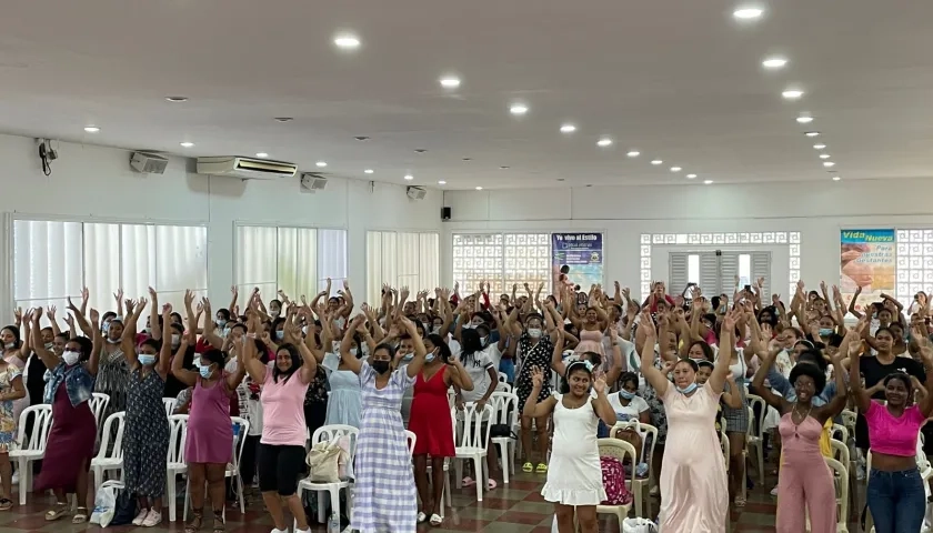 Mujeres gestantes y lactantes participaron en el encuentro de maternidad segura.