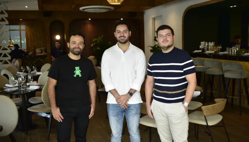 Andrés Hoyos, Juan Andrés Villazón y Andrés Villazón, creadores de Mantú