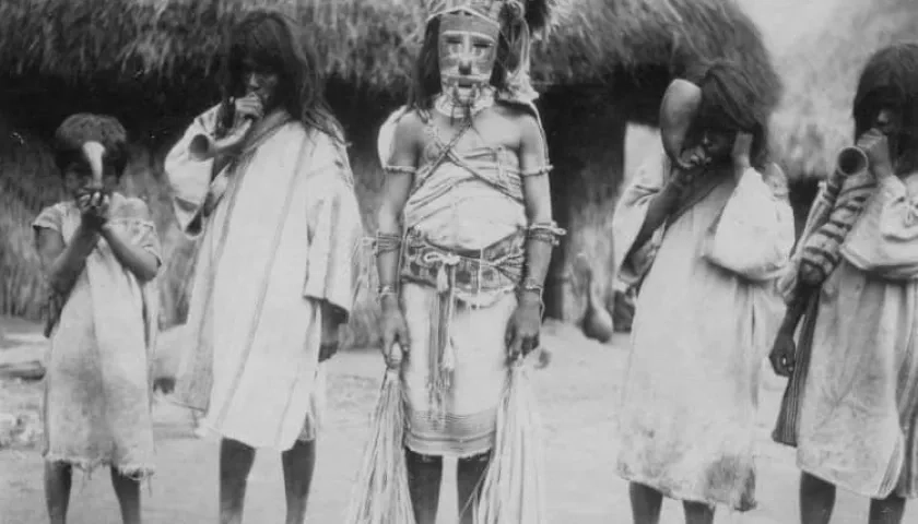 Ritual de los Koguis con las máscaras sagradas.