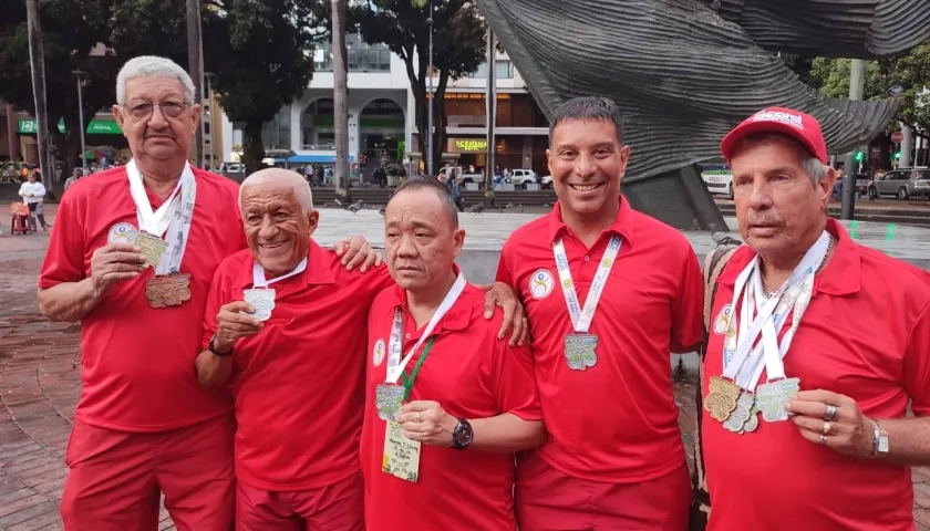 El cuadro de medallas de oro la encabezaron Carlos Julio Arzuza y Roy Vergara en bolos por parejas.