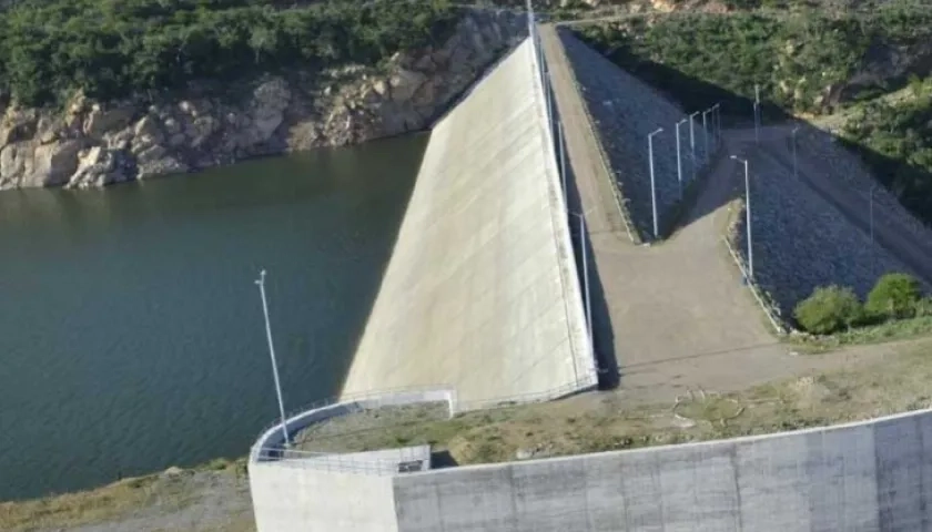 Represa inconclusa del río Ranchería.