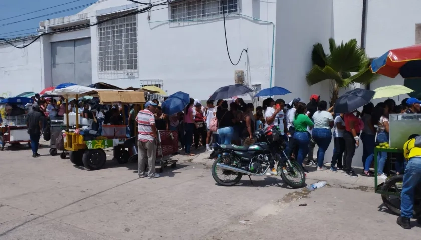 Caos en la entrega del subsidio Renta Ciudadana.