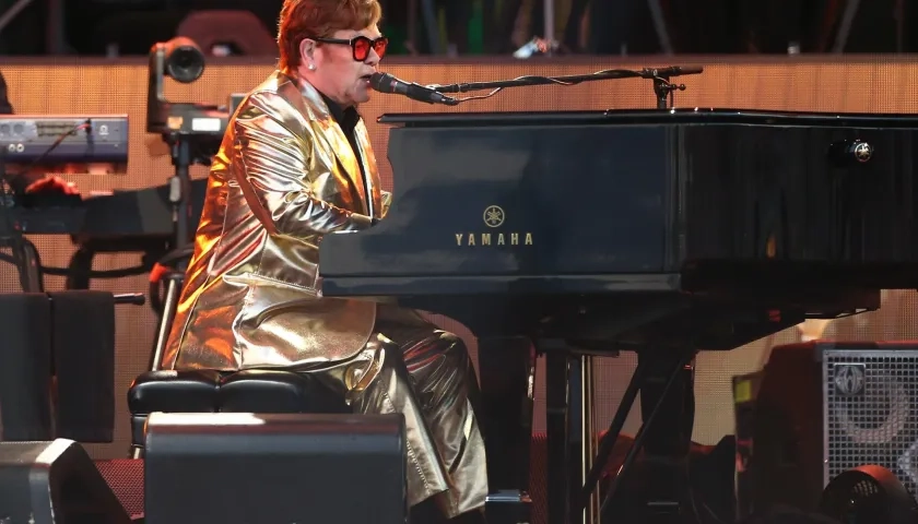 Elton John durante su último concierto en Estocolmo.