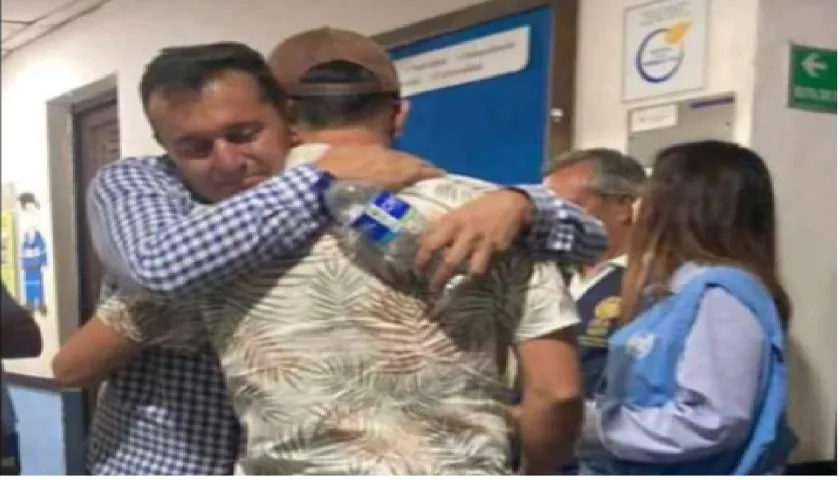 Reencuentro de Wilmer Andrés Campo con su padre.