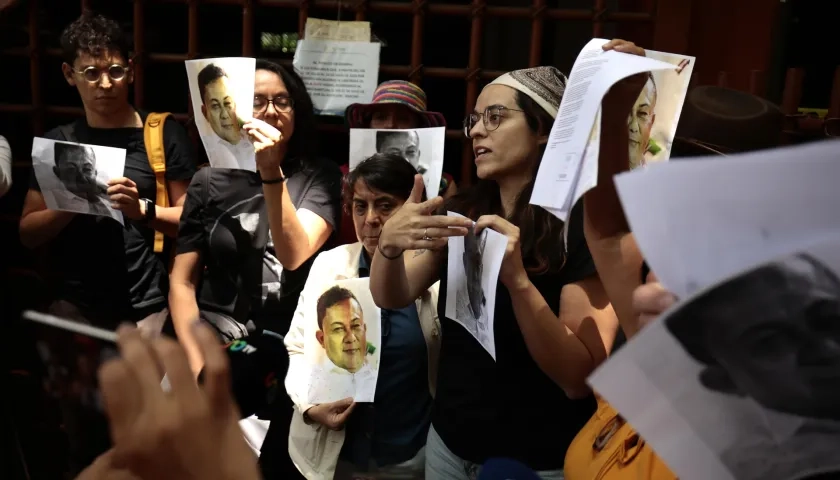 Periodistas protestan por el asesinato del comunicador Nelson Matus el pasado sábado.