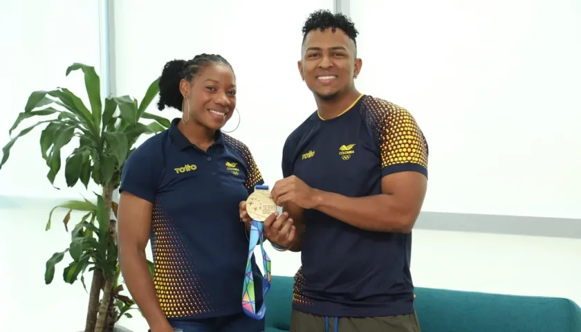 Angie Valdez (boxeo) y Gustavo Maldonado (pesas), medalla de oro en los Juegos Centroamericanos y del Caribe 2023. 